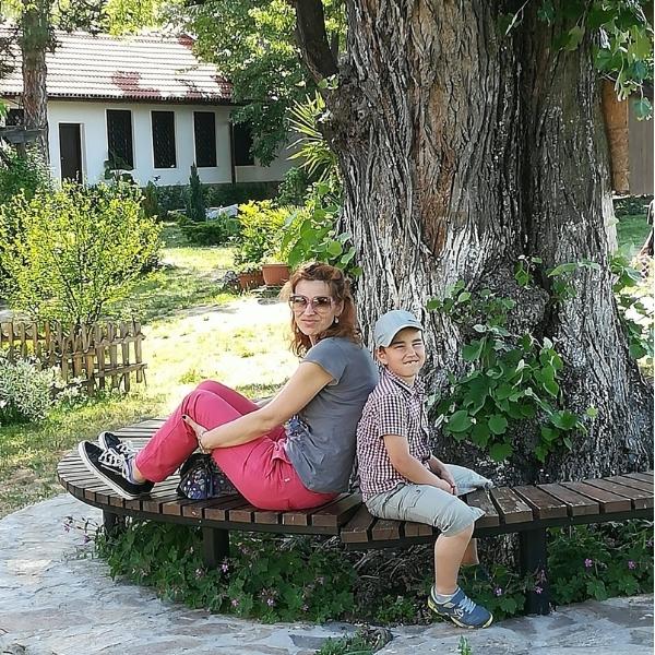 Женя Николова