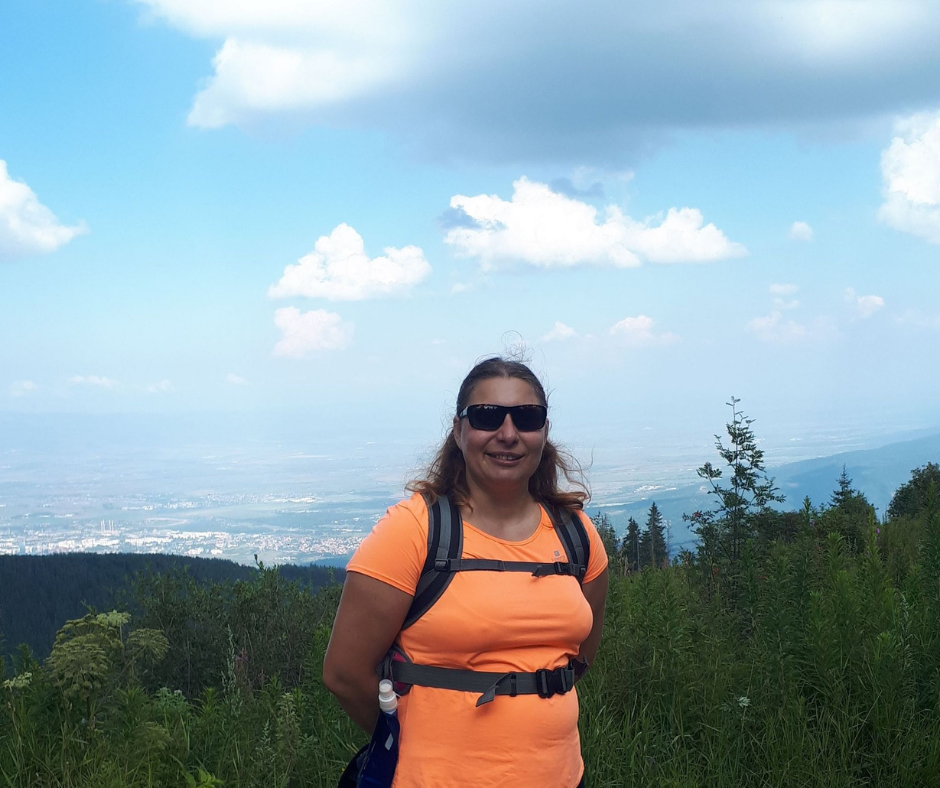 Цветелина Чернева